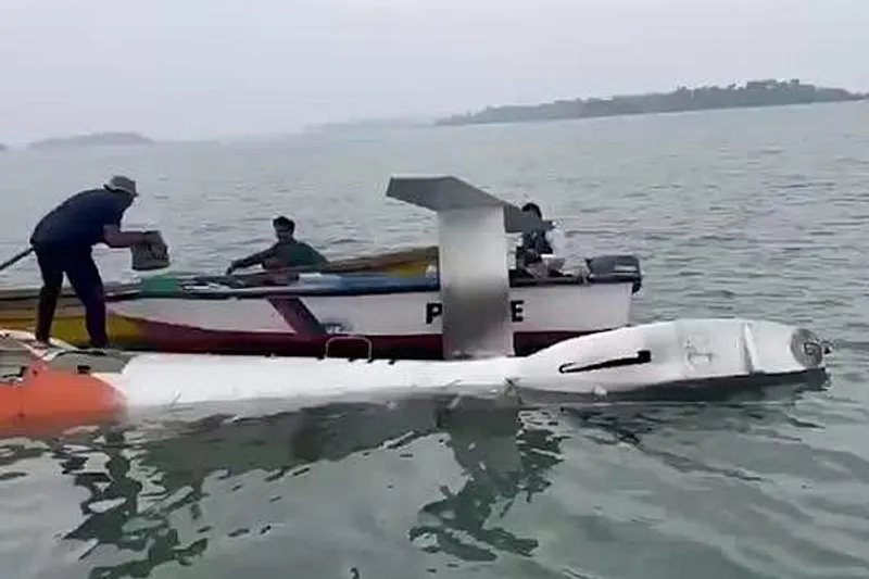 Hindistan'da Havada Panik: Pawan Hans Helikopteri Denize Acil İniş Yaptı, Tüm Yolcular Kurtarıldı